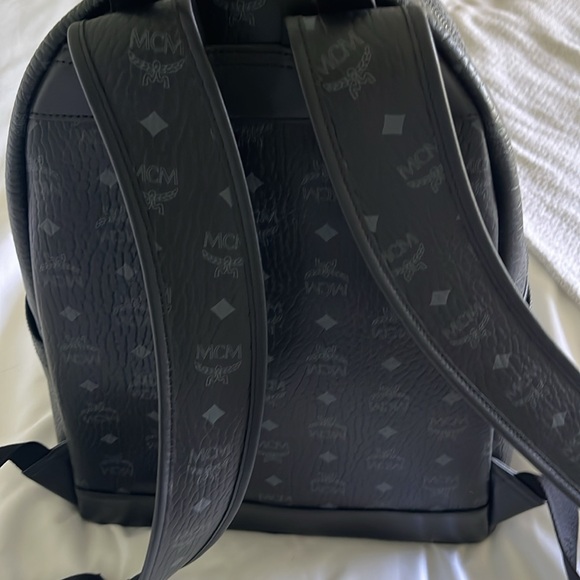 Medium stark backpack - Picture 4 of 4